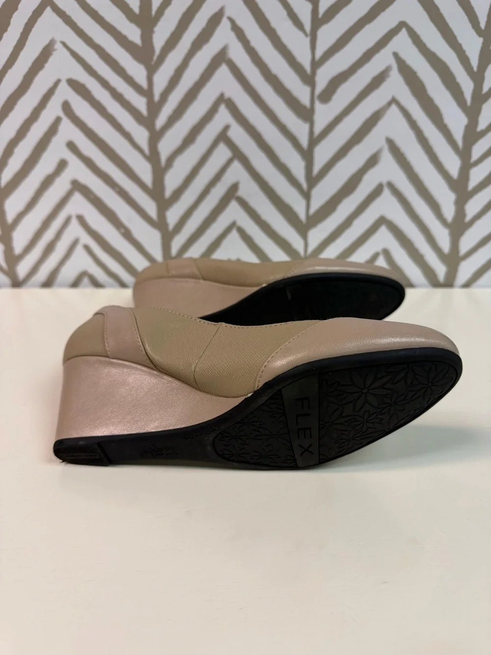 Life Stride Dreams Dress Wedge in Classic Stone Size 7.5